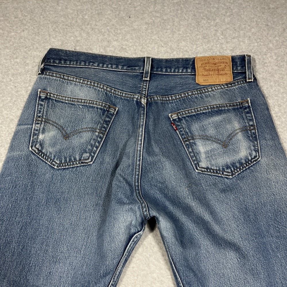 Vintage Levis Jeans Mens 34x28 Blue 501xx Straight Button Fly 90s Raw Hem Light - Picture 12 of 16